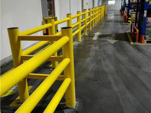 Flexible Plastic Pedestrian Barrier